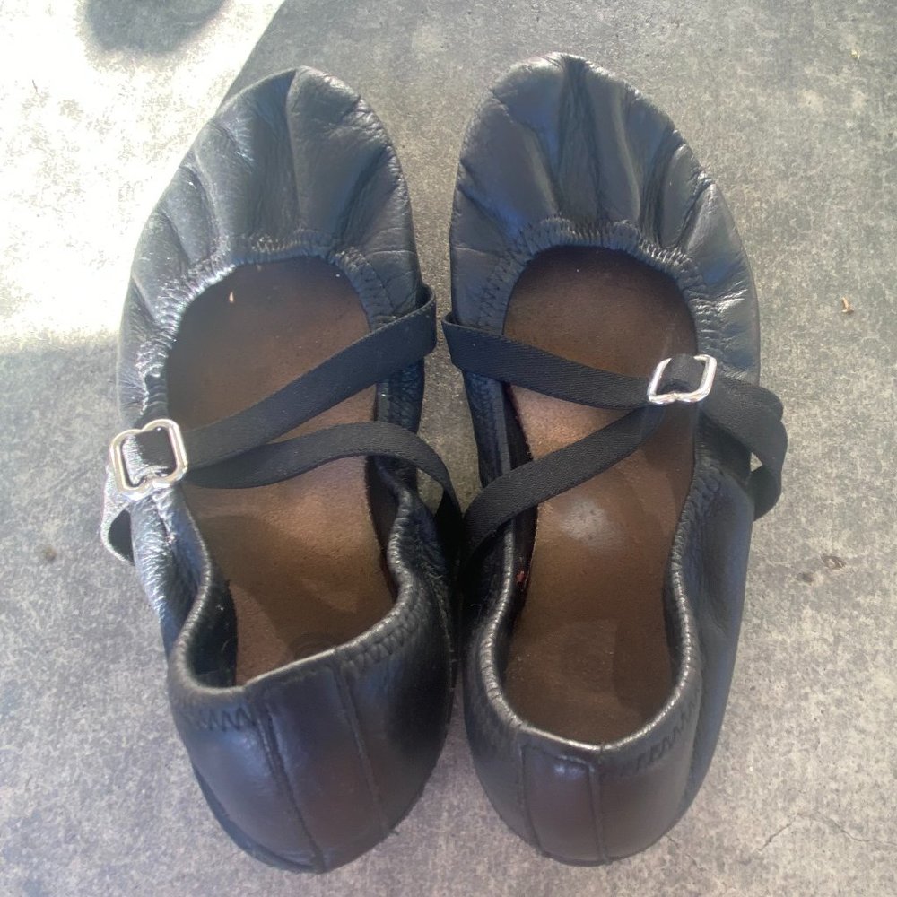 Softstar leather Ballerina flat with elastic straps | size UK5 wide